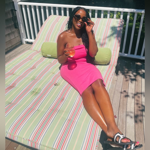 Meet your Posher, Aurora - Picture 1 of 2